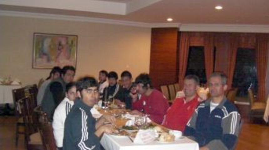 Zihinsel Engelli kayak&ccedil;ılar istim &uuml;st&uuml;nde