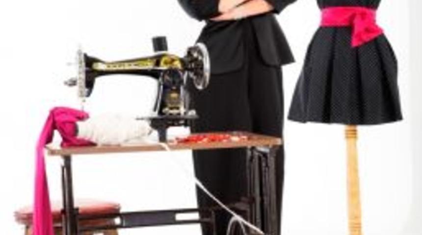 Kobilere modacı eli değecek