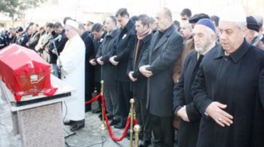 Şehit trafik polisi toprağa verildi