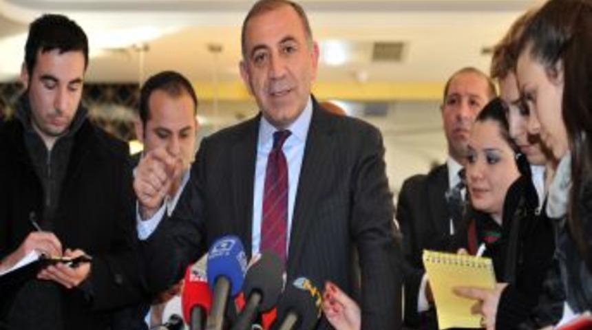 G&uuml;rsel Tekin: Başbakanın da simit&ccedil;inin de g&uuml;vencesi hukuk olsun