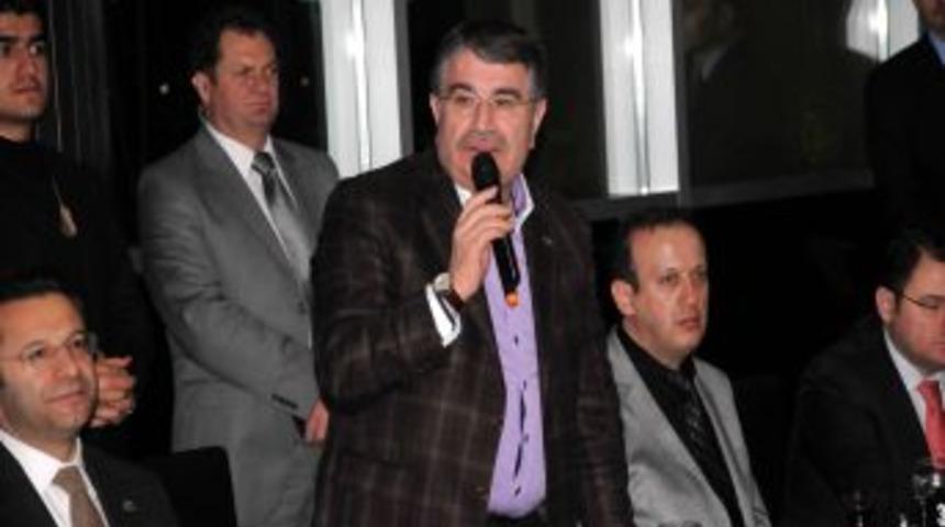 İ&ccedil;işleri Bakanı İdris Naim Şahin, Samsun' da komşu ziyaretinde bulundu