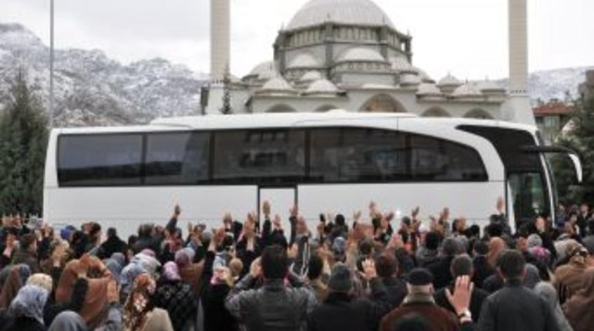 Amasyalı umreciler yola &ccedil;ıktı