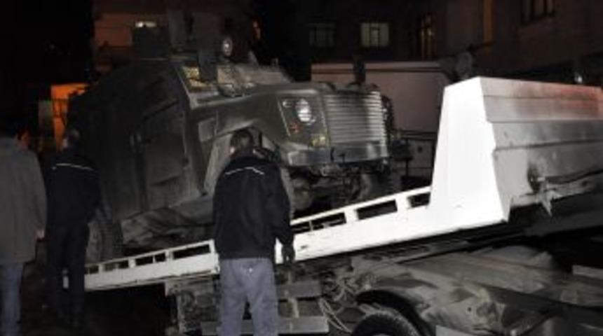 Polise ses bombası attılar