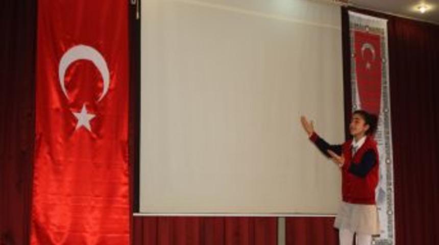 &Ouml;ğrenciler, İstiklal Marşı'nı g&uuml;zel okumak i&ccedil;in yarıştı