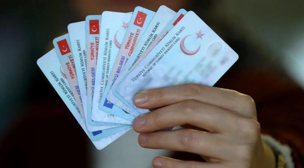 İlk kamu &ccedil;alışanları kullanacak: Kimlikler i&ccedil;in b&uuml;y&uuml;k yenilik 1