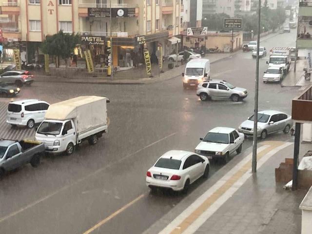 Bir sel haberi de Mersin den! İlçelerde yollar ve tarım alanları su altında kaldı 8