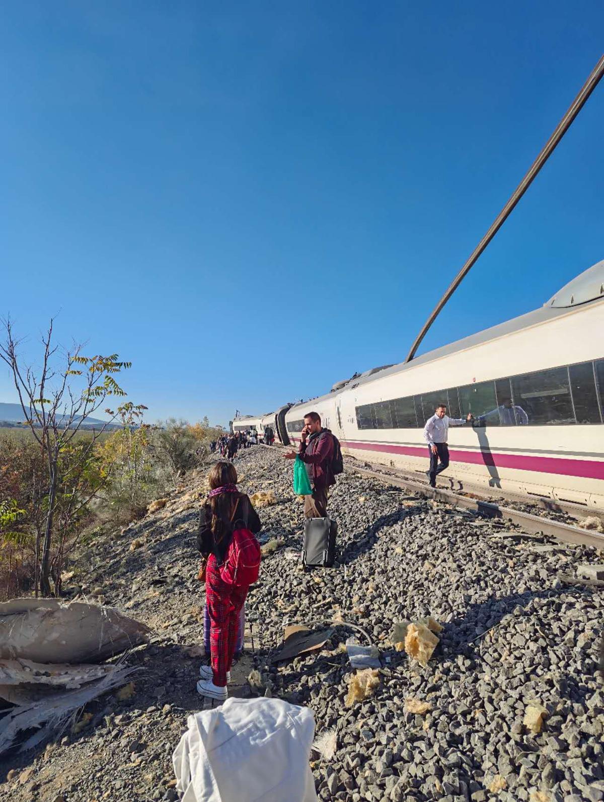 İspanya daki tren faciası! Kazada telsiz konuşmaları sızdı: Vahim hata ortaya çıktı 4