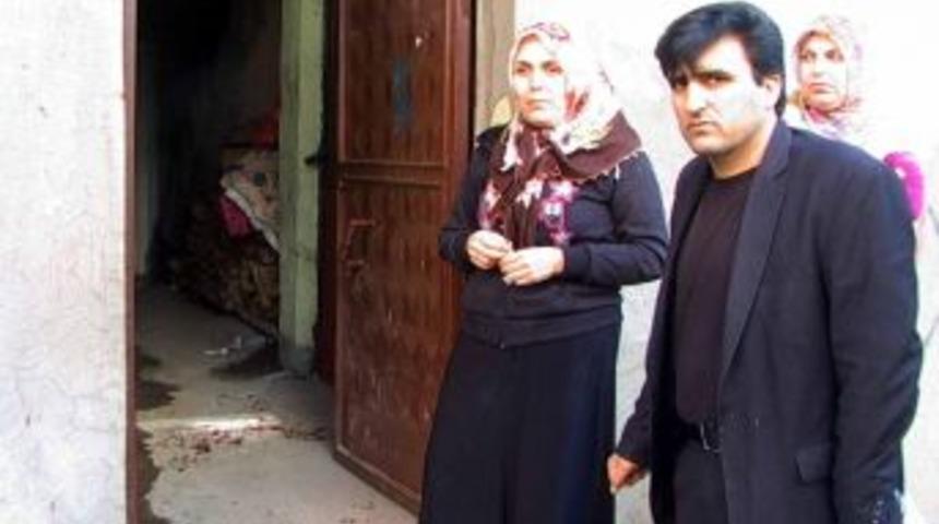 Saya&ccedil; memuru kılığındaki gasp&ccedil;ı dehşet sa&ccedil;tı