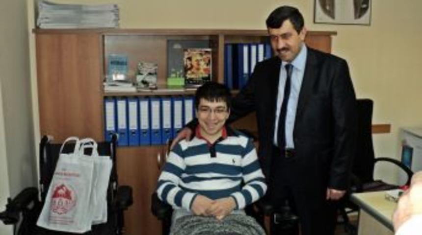 Bu g&uuml;l&uuml;msemeye paha bi&ccedil;ilir mi?