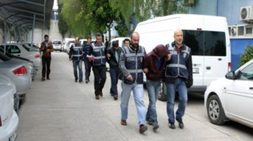 Hırsızlık yaptıkları iddiasıyla 4 kişi g&ouml;zaltına alındı