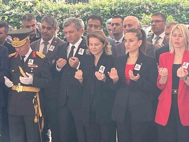Hayatını kaybeden Muratpaşa Kaymakamı Kara gözyaşlarıyla uğurlandı 7