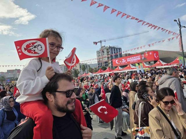 1919 metrelik bayraklı "Cumhuriyet Yürüyüşü" 12