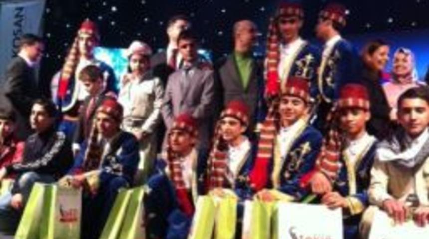 K&uuml;lt&uuml;r Şenliği'ni değerlendiren &Ouml;zdemir: Sergilenen tablo kardeşlik tablosudur