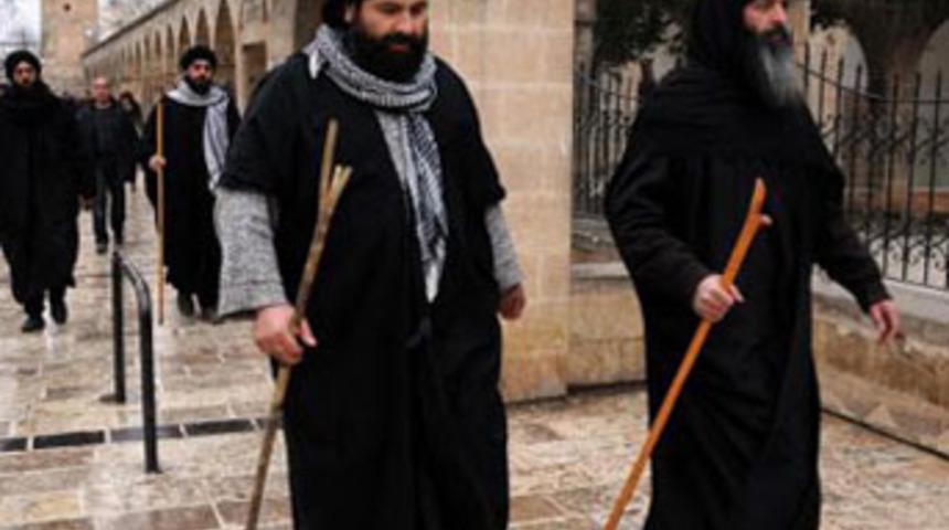 Şanlıurfa'da, bir grup aczmendi y&uuml;r&uuml;y&uuml;ş yaptı