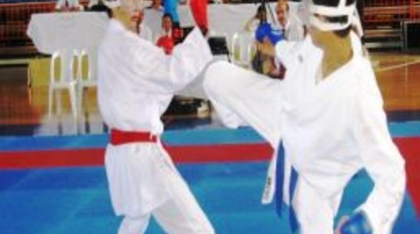 T&uuml;rkiye karatede Avrupa&rsquo;nın zirvesinde