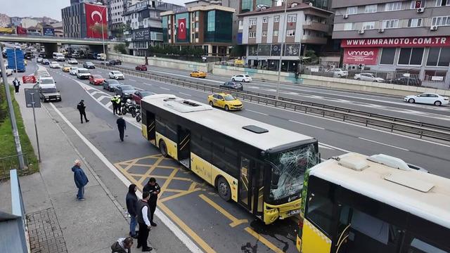 İETT otobüsleri Üsküdar'da çarpıştı! Yaralılar var
