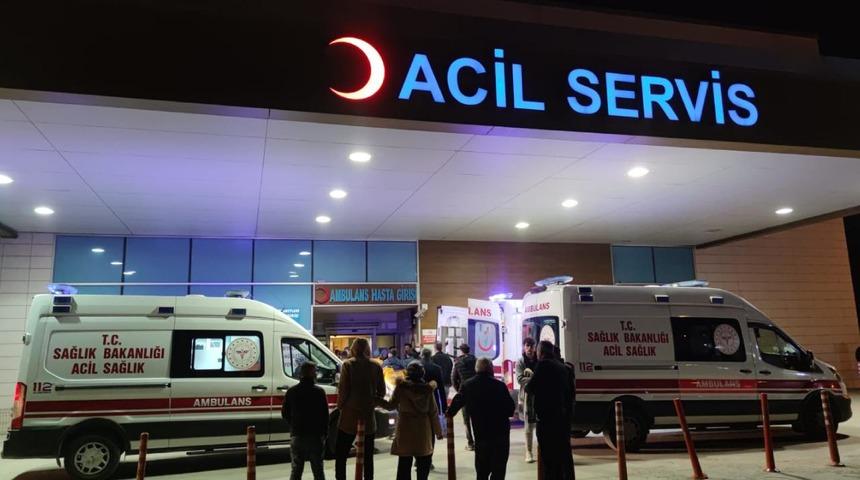 Sancaktepe'de pazar yerindeki bıçaklı kavgada 1'i çocuk 6 kişi yaralandı