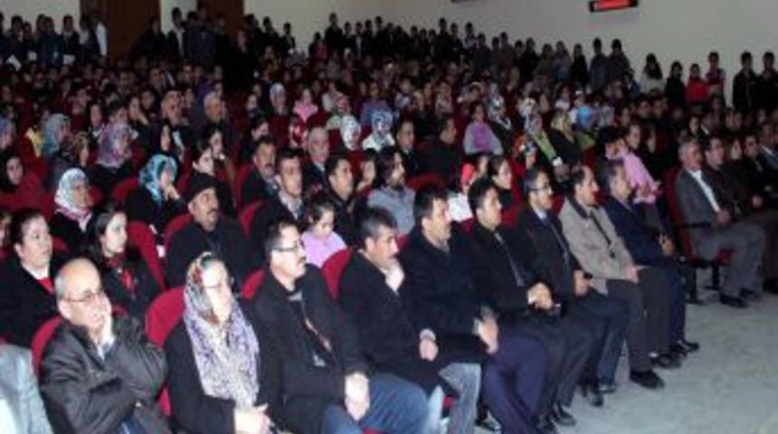 Vehbi Vakkasoğlu: İstiklal Marşı&rsquo;nı Mehmet Akif&rsquo;ten başkası yazamazdı