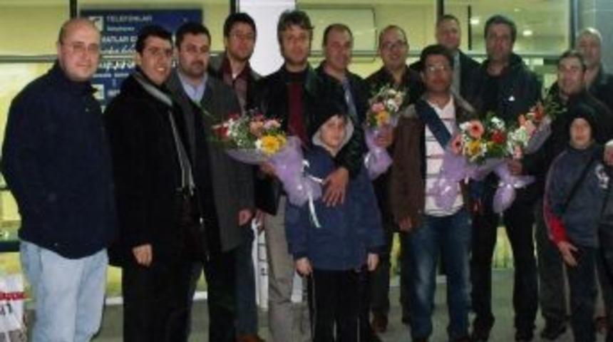 T&uuml;rk doktorlar Uganda&rsquo;da şifa dağıttı