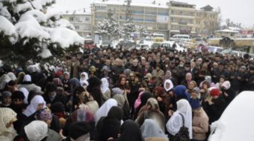 Umre Yolcuları Dualarla Uğurlandı