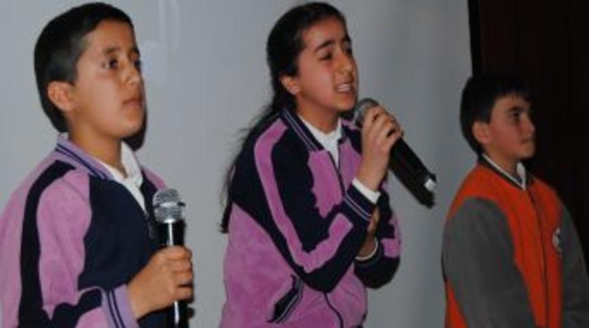 Y&uuml;ksekova'da İstiklal Marşı'nın kabul&uuml;n&uuml;n 91 yıld&ouml;n&uuml;m&uuml; kutlandı