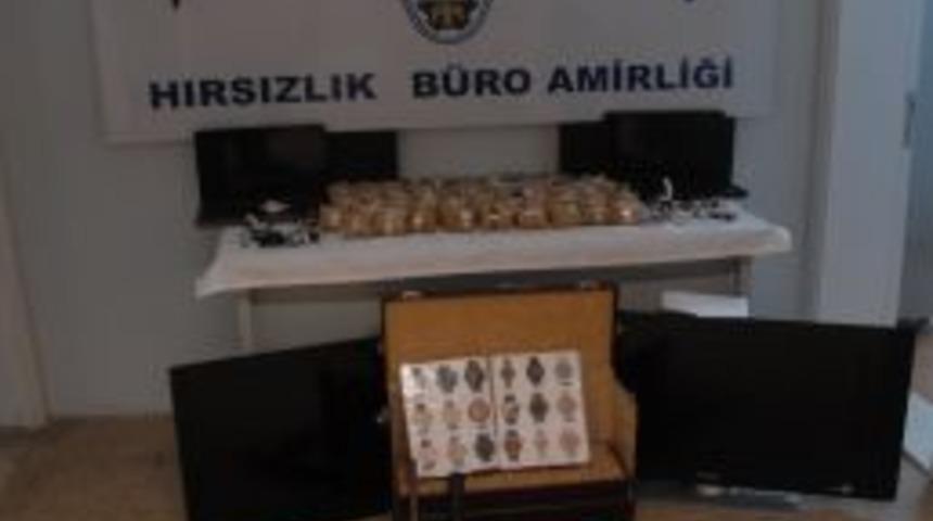 İzmir'de &ccedil;alınan saatlerin b&uuml;y&uuml;k kısmı bulundu