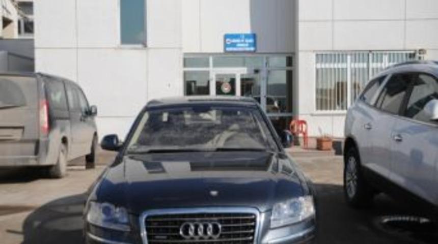 İnterpol&rsquo;&uuml;n aradığı &ccedil;alıntı ara&ccedil; Habur&rsquo;da yakalandı