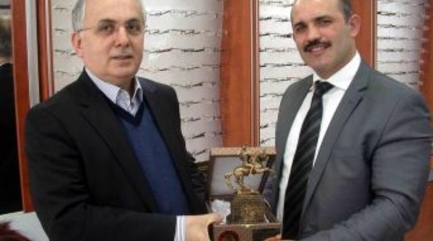 KEYDER Spor Kul&uuml;b&uuml; sponsorlarına plaket verdi