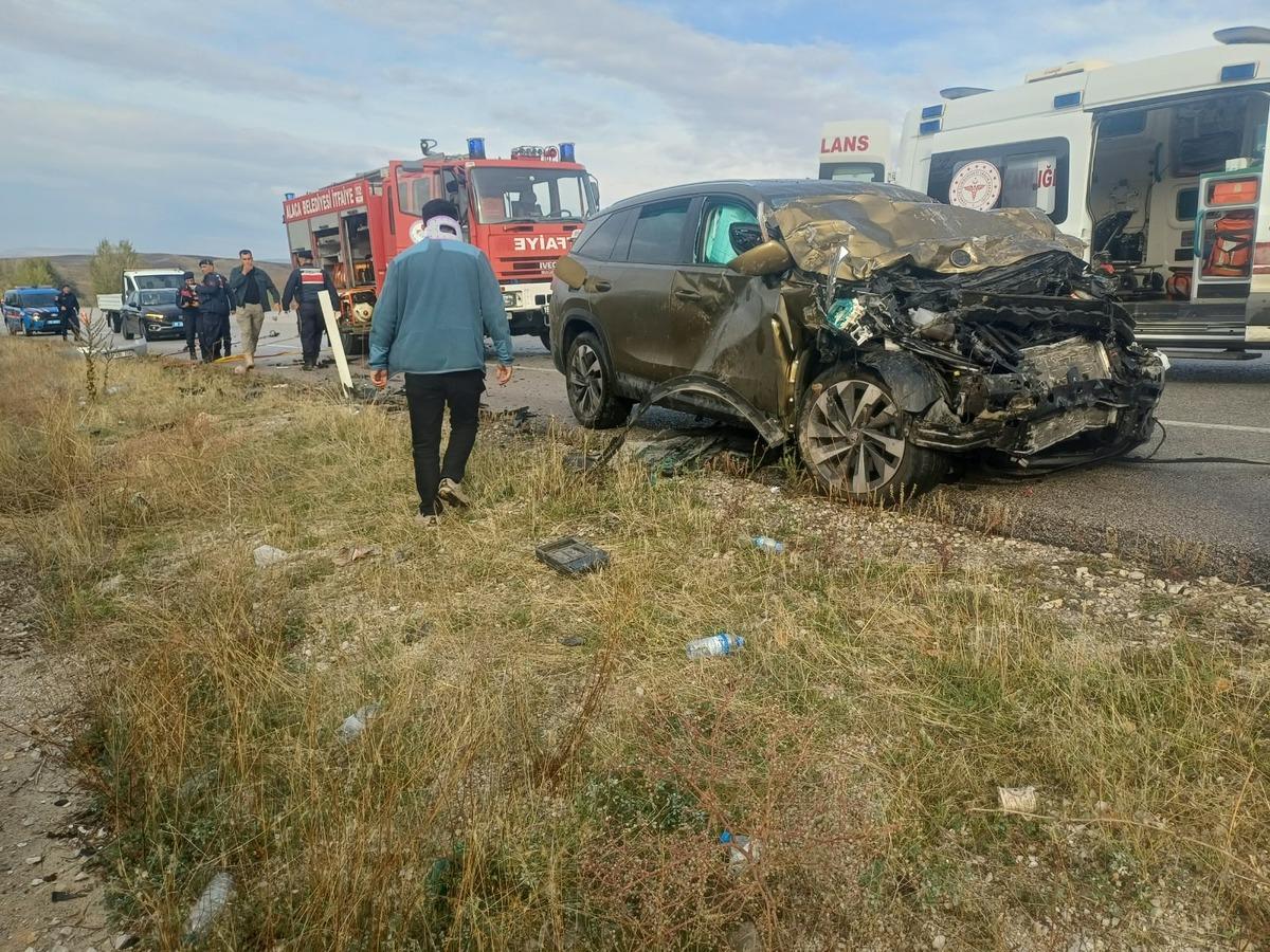 Çorum da feci kaza: 4 ölü, 2 yaralı 3
