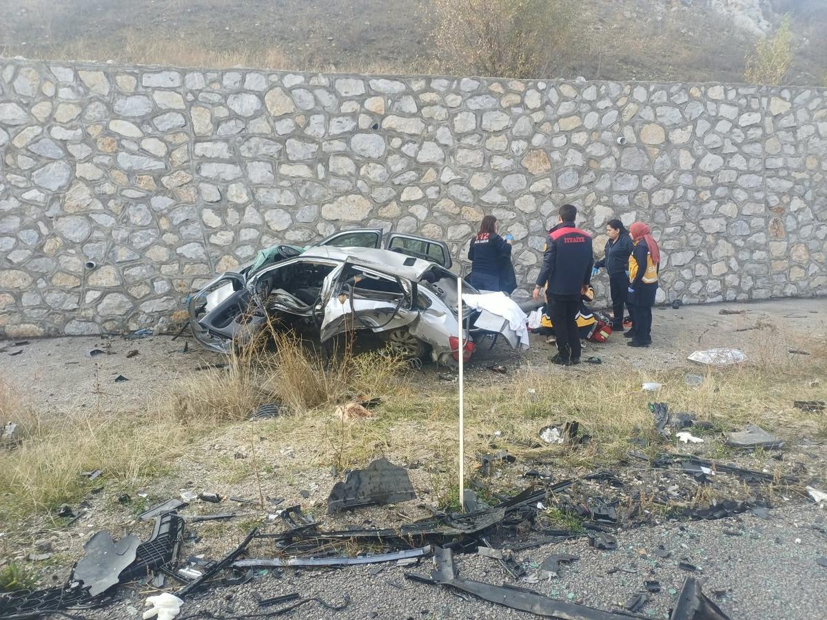 Çorum da feci kaza: 4 ölü, 2 yaralı 1