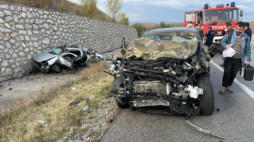 Çorum'da feci kaza: 4 ölü, 2 yaralı
