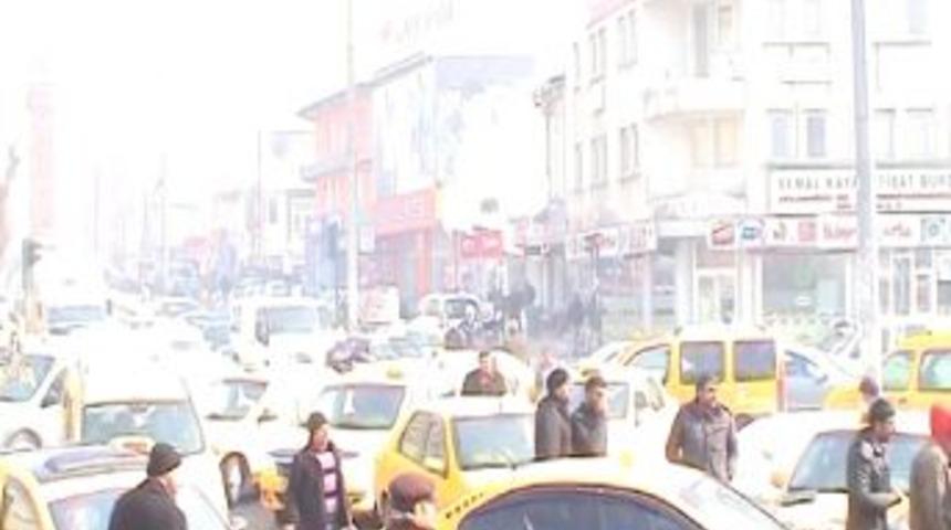 Ağrılı taksiciler eylem yaptı