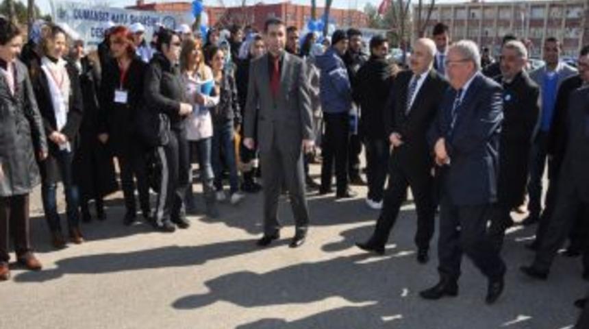 &Uuml;niversite, 'Dumansız Gen&ccedil;lik-Kamp&uuml;s' sloganıyla sigarayla m&uuml;cadele başlattı