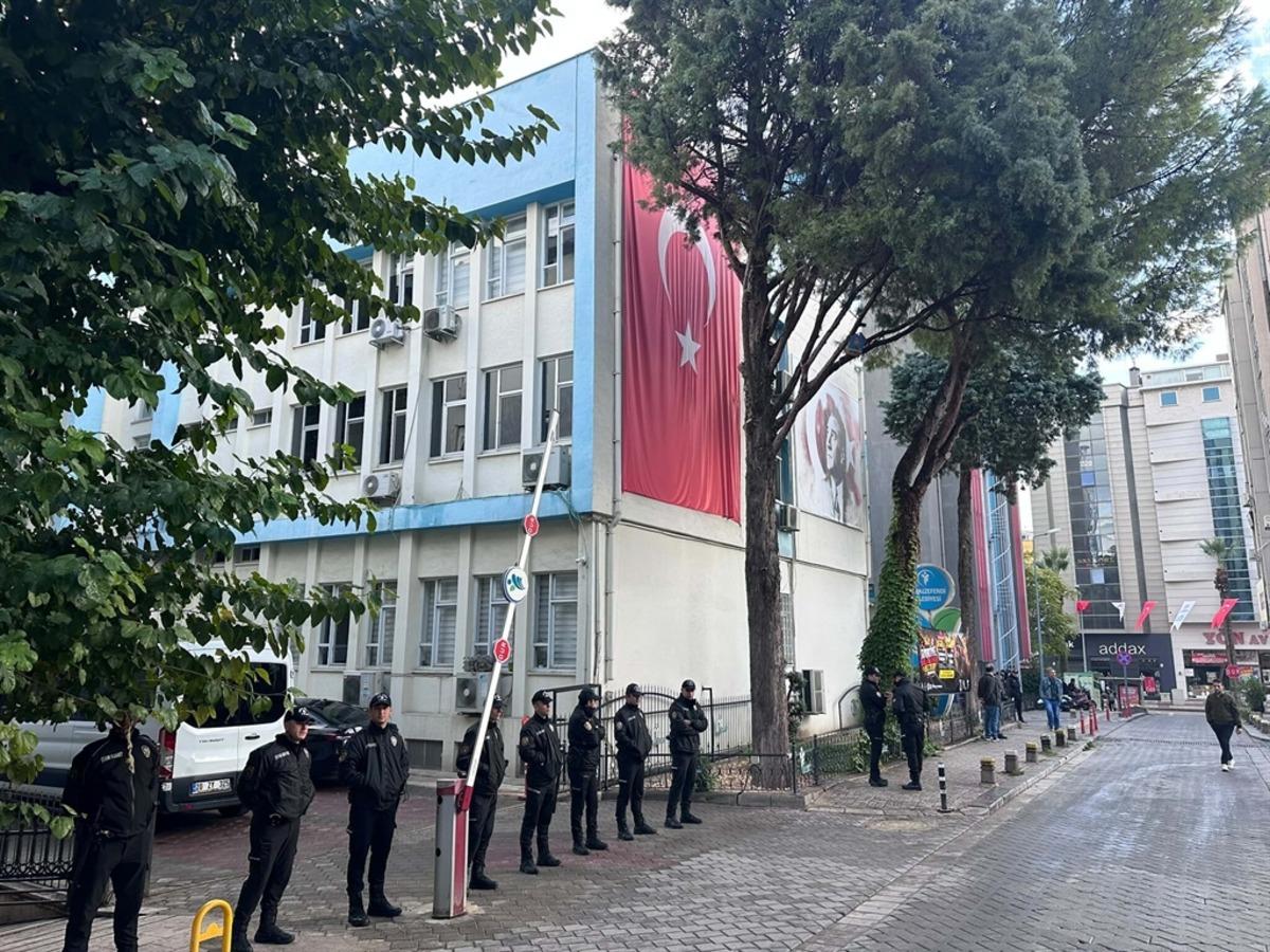 Merkezefendi Belediyesi operasyonunda şüphelilerden 3 ü adliyede 2