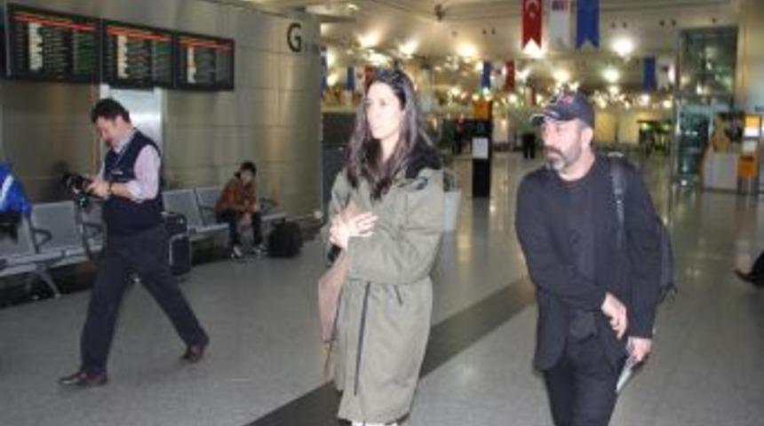 Cem Yılmaz balayına gitti