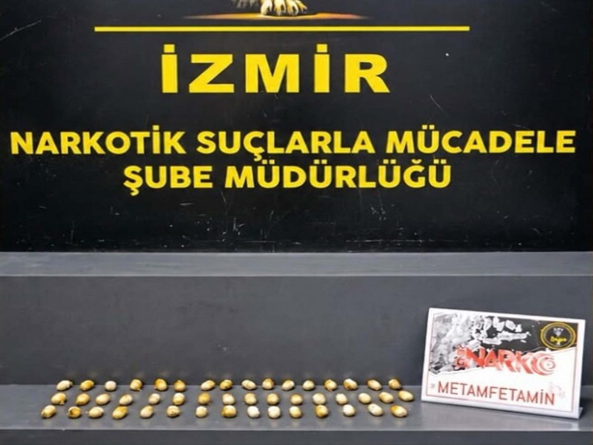 Havalimanında şüpheli yolcunun midesinden çıkanlar herkesi şaşırttı: 322 gram metamfetamin 1