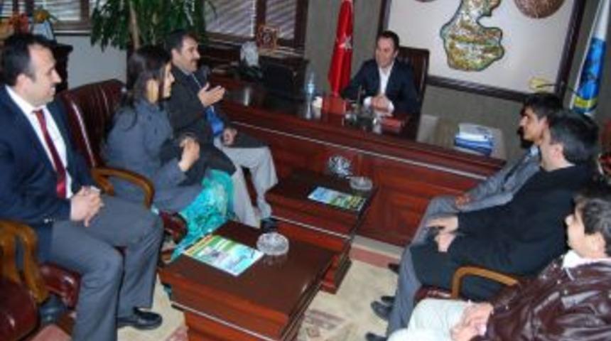 Işık Koleji &ouml;ğrencileri Başkan Vekili Temel'i ziyaret etti