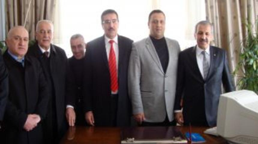 AK Parti Milletvekili Şahin: H&uuml;k&uuml;mdar gibi değil hadimkar gibi &ccedil;alışıyoruz