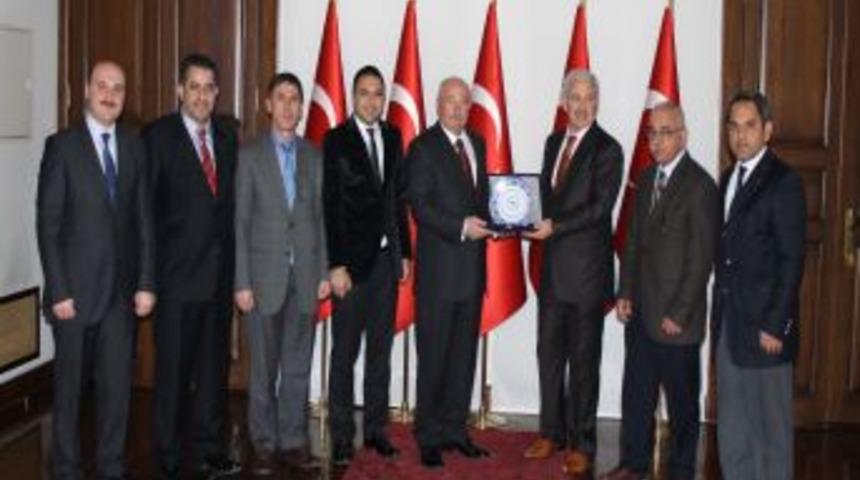 Vali Y&uuml;ksel: Ankara&rsquo;da bilişim vadisi mutlaka kurulmalı