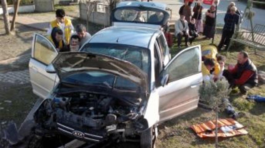 Sapanca'da trafik kazası: 2 yaralı
