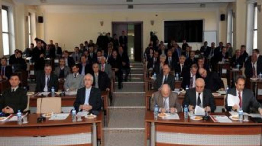 Vali &Ccedil;ift&ccedil;i, başkanlarla dertleşti