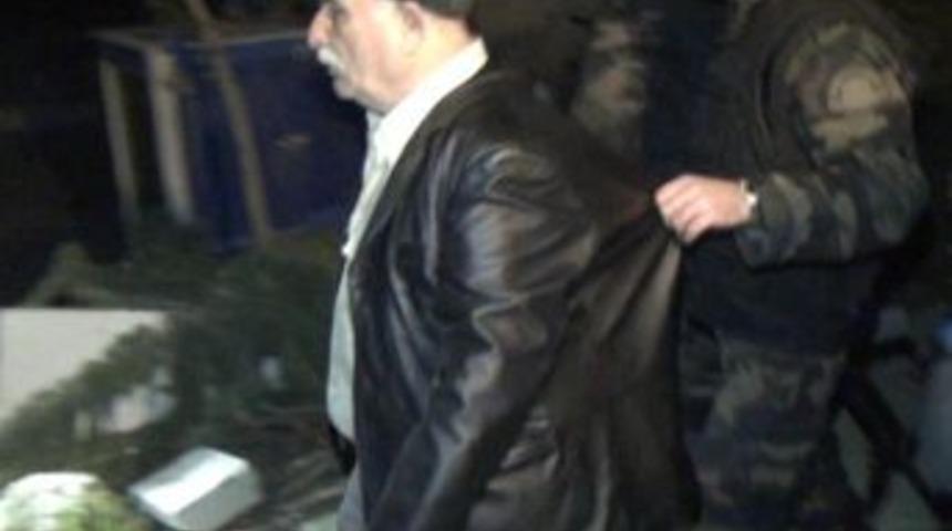 Tartıştığı komşusunu pompalı t&uuml;fekle &ouml;ld&uuml;rd&uuml;