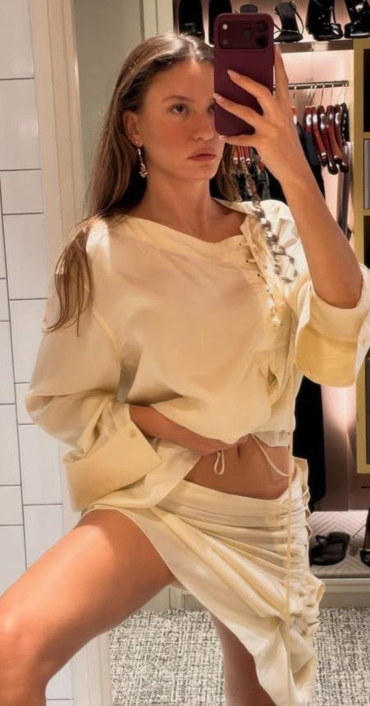 Serenay Sarıkaya nın Paris tarzına beğeni yağdı 1