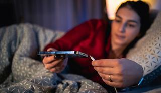 Telefonu gece boyu şarja takanlar yandı! Bataryayı mahvediyor