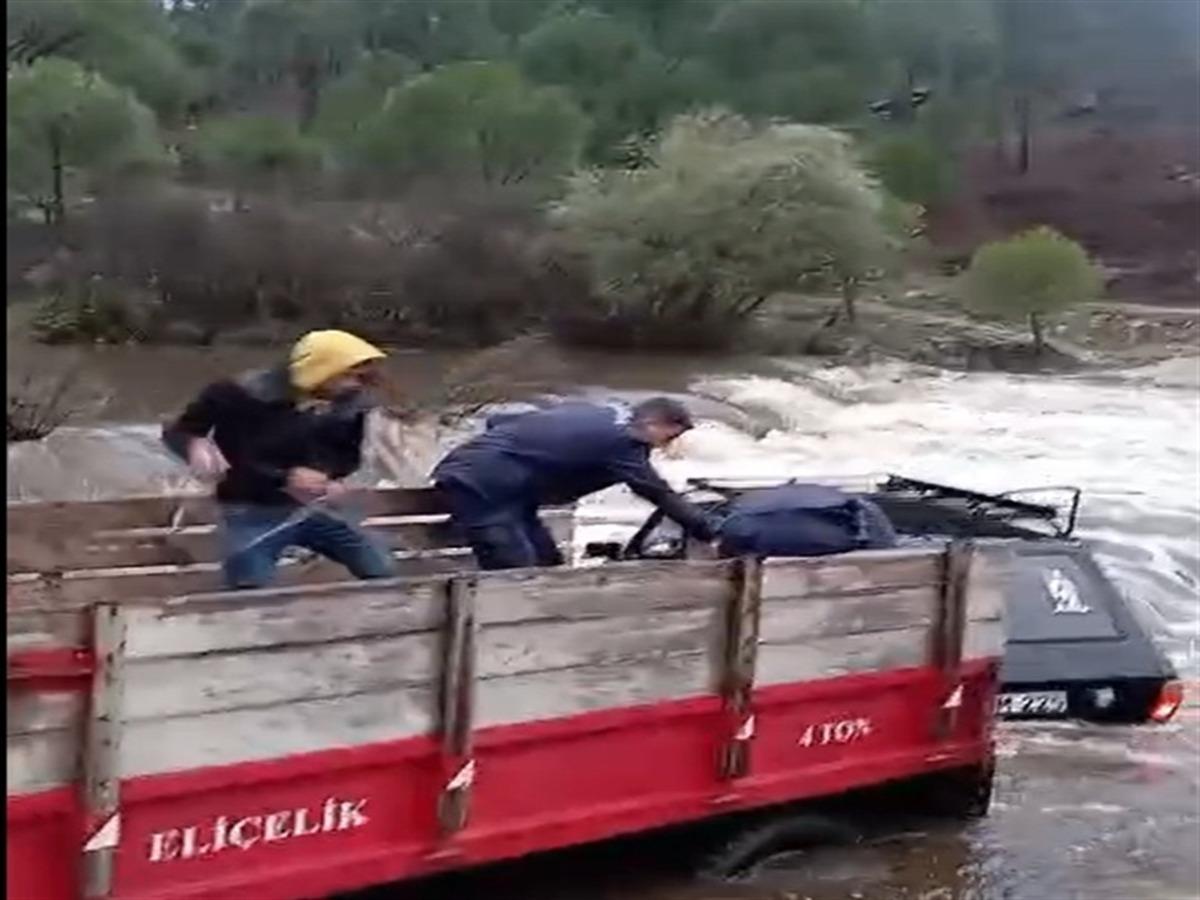 Aydın’da otomobil sel sularına kapıldı: Sürücü ve yolcu kurtarıldı 1