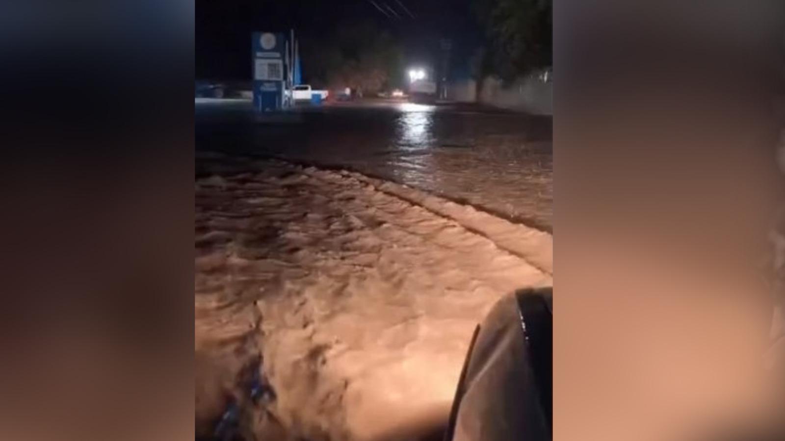 Şanlıurfa’da sağanak su baskınlarına neden oldu