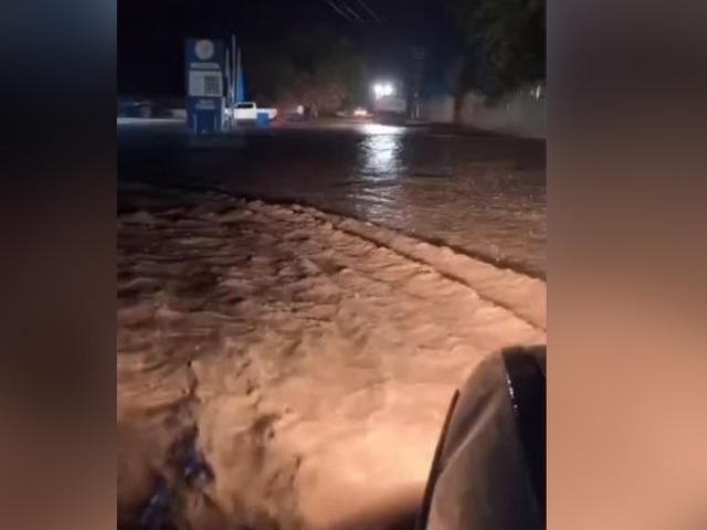 Şanlıurfa’da sağanak su baskınlarına neden oldu
