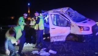 Yağışlı yolda kontrolden çıkan otomobil takla attı: 4 yaralı