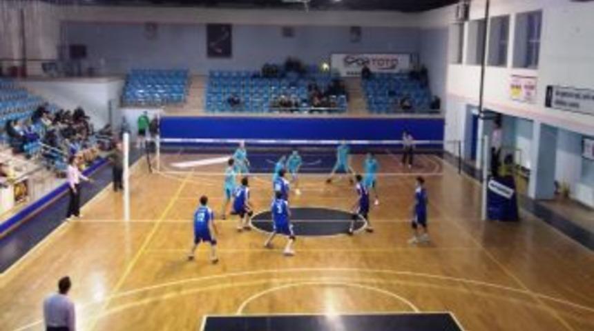 Voleybol turnuvasının şampiyonu Teknik End&uuml;stri Meslek Lisesi oldu