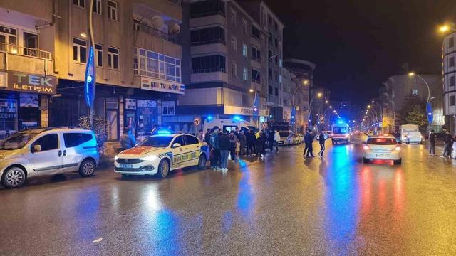 Muş’ta otomobil ile motosiklet çarpıştı: 2 yaralı 1